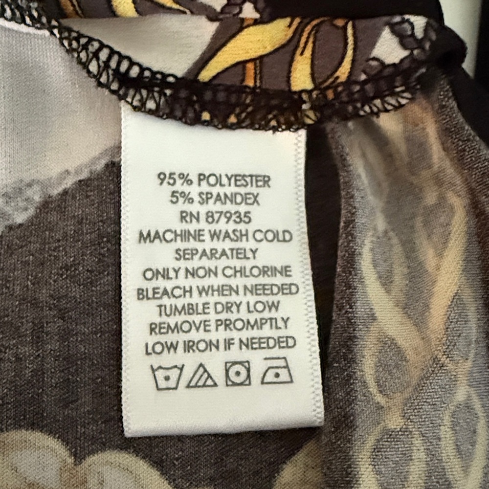 Susan Graver Black and Gold Patterned liquid knit tunic SZS Long sleeve. - Picture 4 of 14